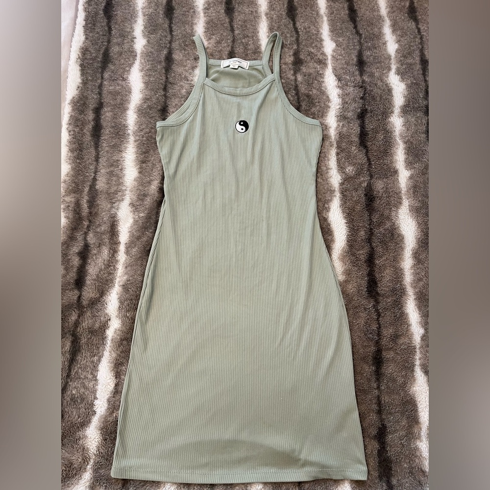 Ribbed peace sign dress